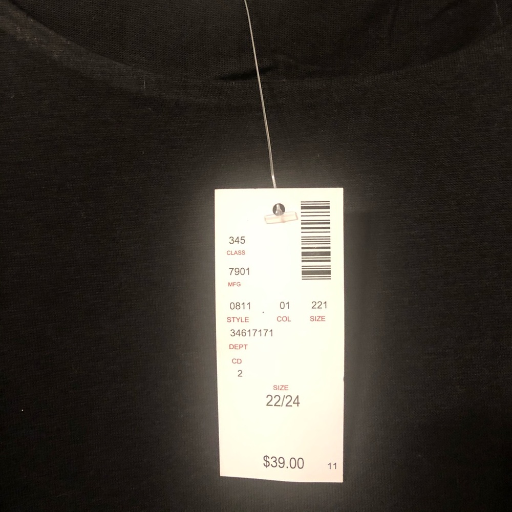 Plus size-Back split top - Picture 4 of 4